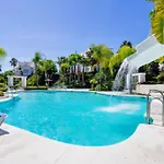 The Lagoon Apartment- Free Lagoon Access Apartmán *