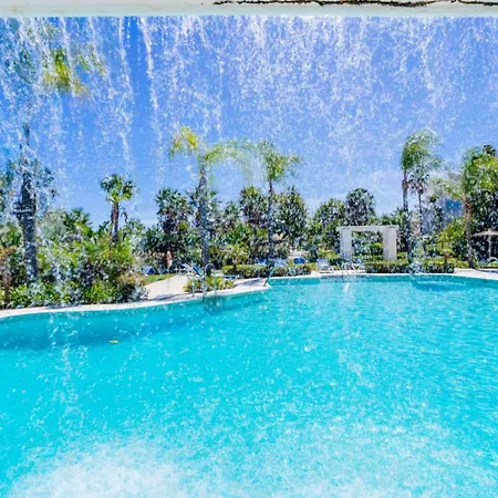 The Lagoon Apartment- Free Lagoon Access Estepona