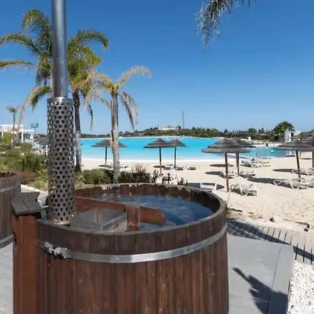 The Lagoon Apartment- Free Lagoon Access Apartament *